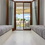 Hesperides Hotel *