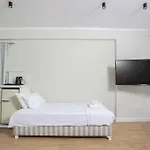 Hesperides Hotel *