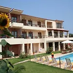 Hesperides Hotel *