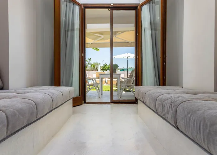 Hesperides Hotel *