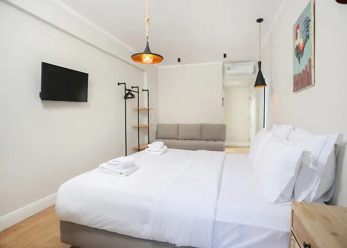 Hesperides Hotel *