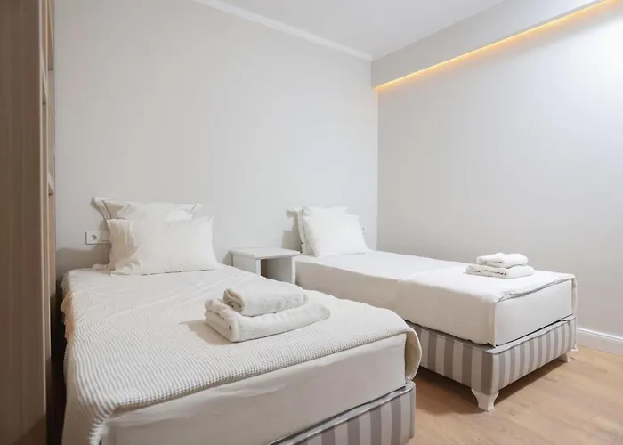 Hesperides Hotel *