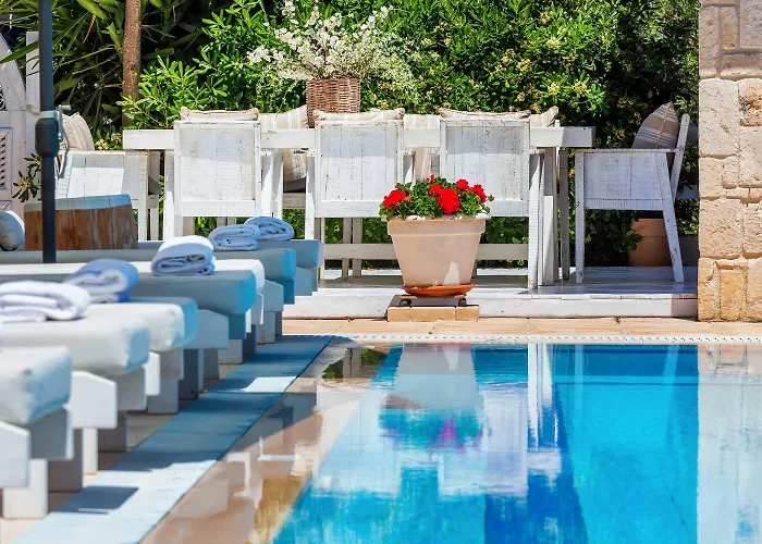 Hesperides Hotel *
