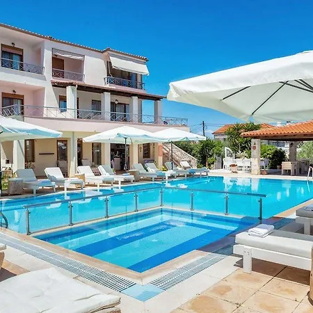 Hesperides Hotel *