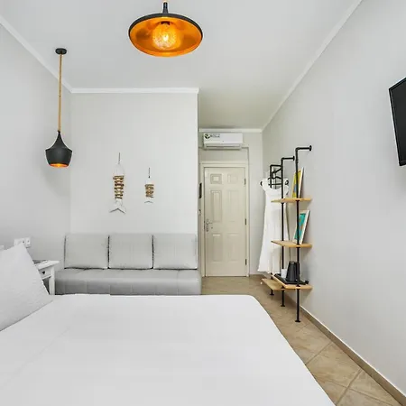 Hesperides Hotel *